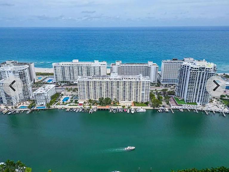 5600 Collins Ave #14K — Photo 27