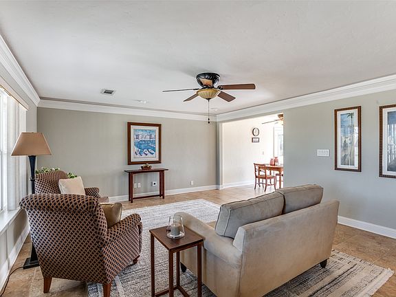 4th image of 1003 Ovilla Rd