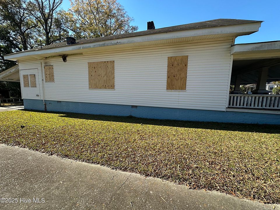 2nd image of 311 E Capitola Avenue