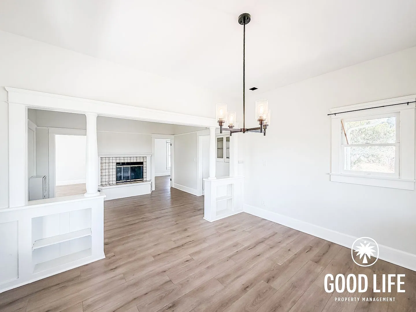 SD: Beautiful Victorian Home with Large Lot, Sweeping Views, Wraparound Deck & Upstairs Suite — Photo 3