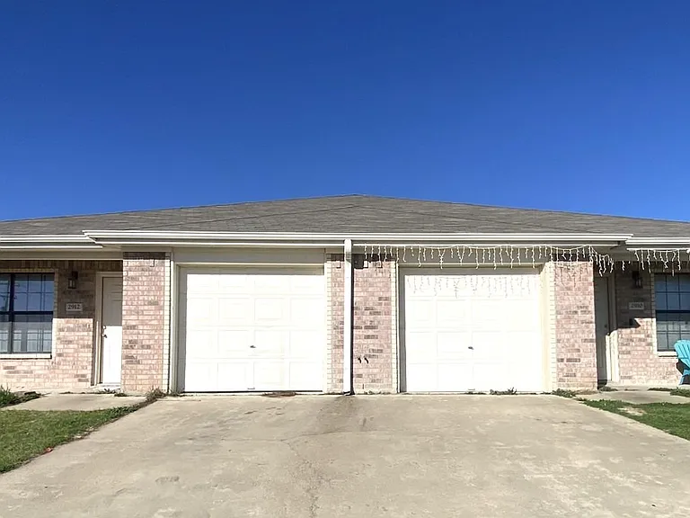 2912 Ashley Dr — Photo 1