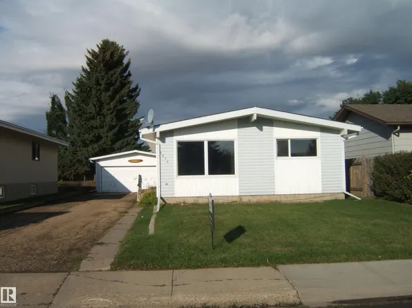 4214 48a St, Vegreville, AB T9C 1B3
