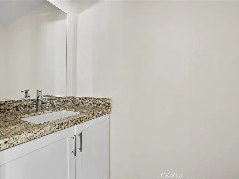 216 Finch — Photo 16