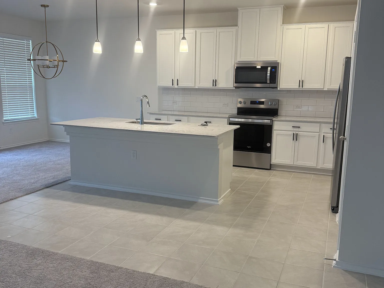 4 bed, 2.5 bath, 2587 sqft, $2,450 — Photo 4