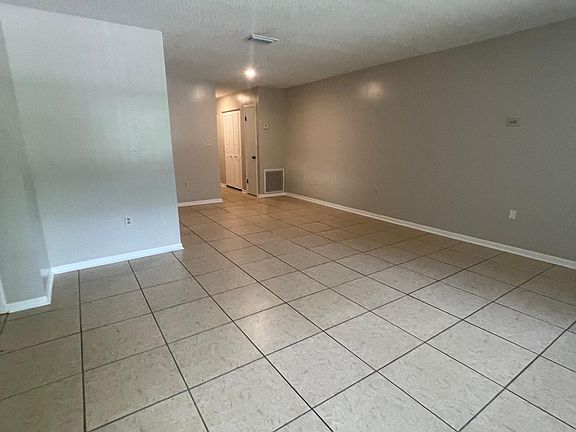 3rd image of 8218 W Bavarian St