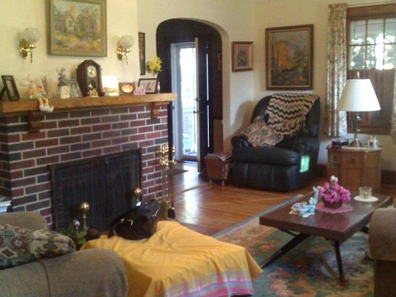 4th image of 107 Bache Ave