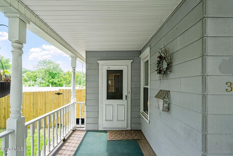 3rd image of 334 Forest Avenue