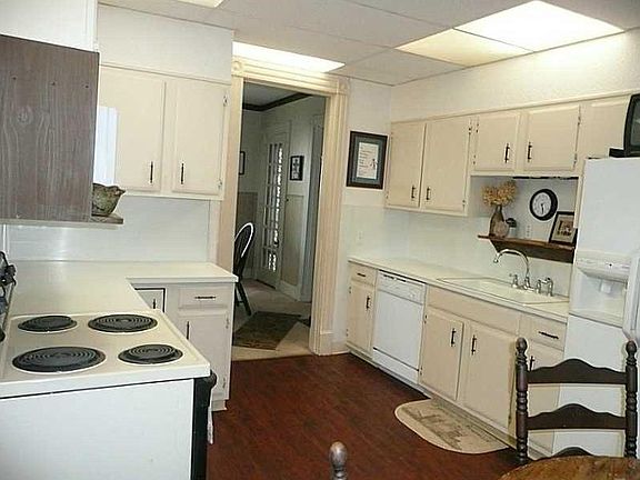 2nd image of 634 Boone St