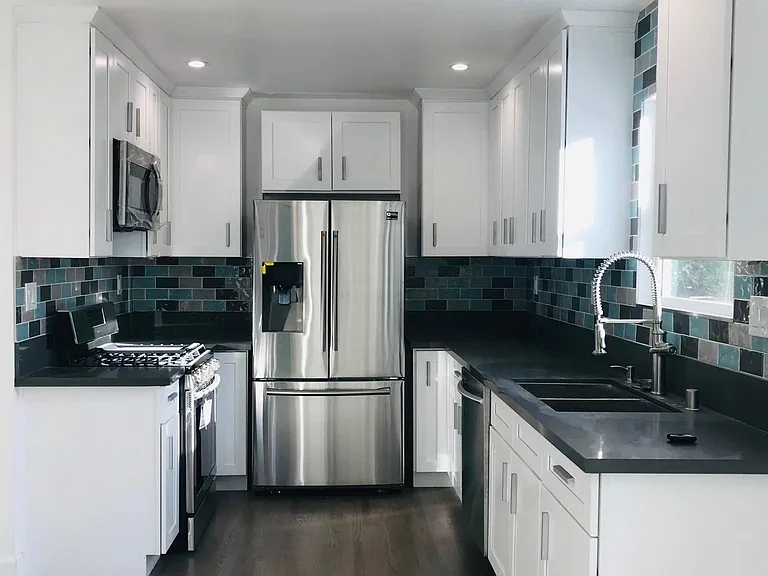 3710 McKenzie Ave — Photo 6