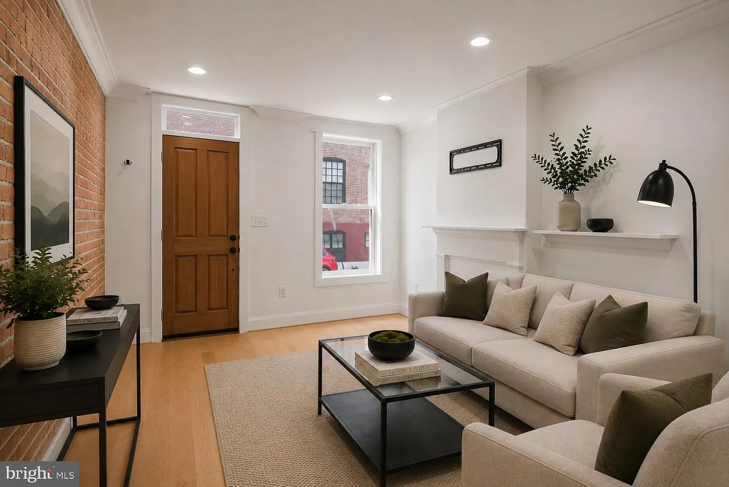 3 bed, 1321 sqft, $2,700 — Photo 3