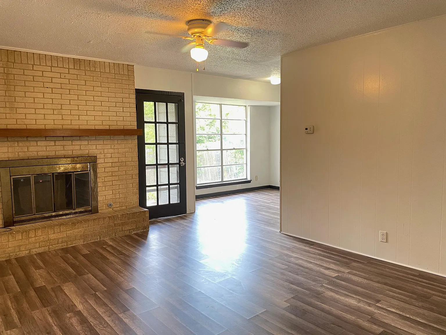 3 bed, 2.0 bath, 1160 sqft, $1,700 — Photo 3