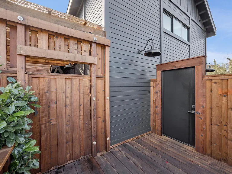 303 Bodega Ave — Photo 3