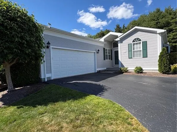 48 Orchard Meadows Dr, Smithfield, RI 02917