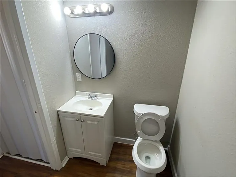 1208 Churing Dr — Photo 9