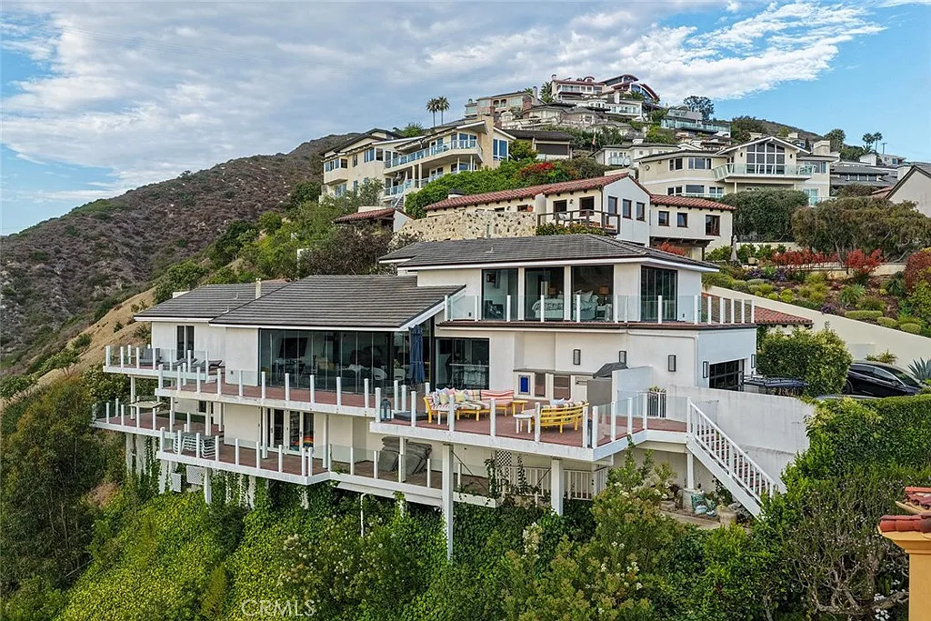 Building Photo - 343 Emerald Bay