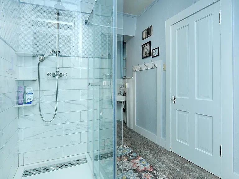 647 G St — Photo 10