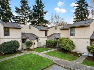 10037 NE 138th Pl APT D4, Kirkland, WA