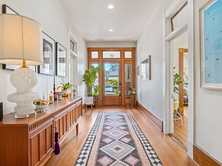 421 Spofford Ave — Photo 2