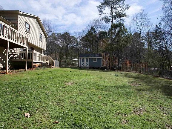 5th image of 125 Emerald Cove Dr