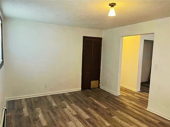 2nd image of 121 Warner St