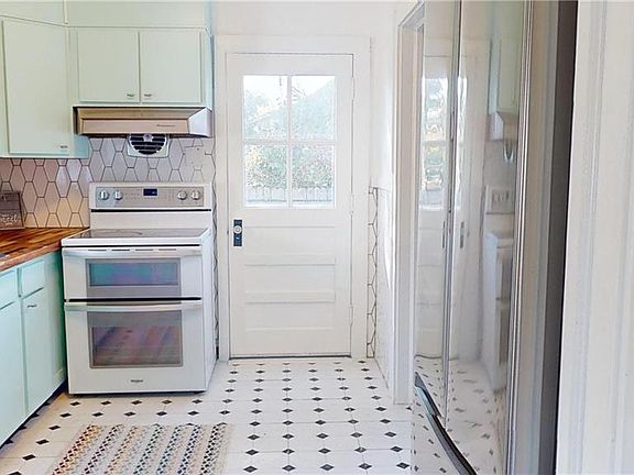 5th image of 1327 E Norcova Drive