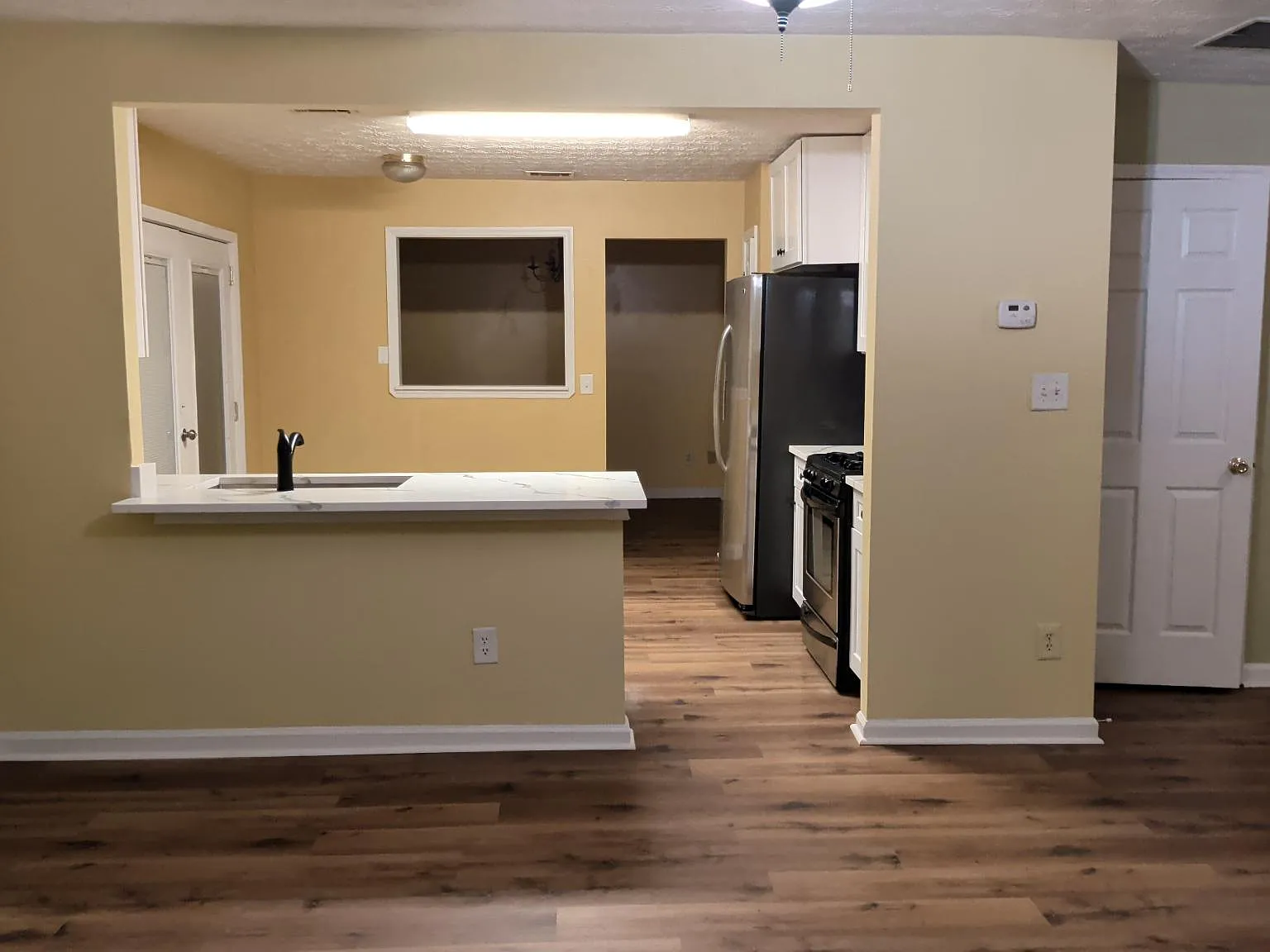4 bed, 2.5 bath, 2000 sqft, $2,190 — Photo 4