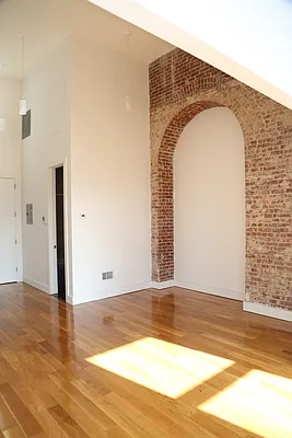 Rented by EXR | media 73