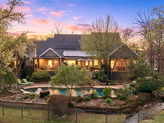 2nd image of 224 Colonial Dr