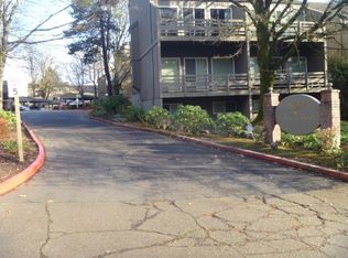 4 Touchstone Ct APT 135, Lake Oswego, OR 97035