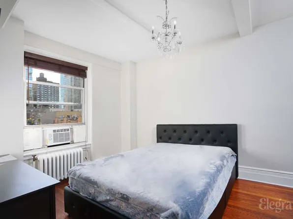 325 West 45th Street image 5 of 10