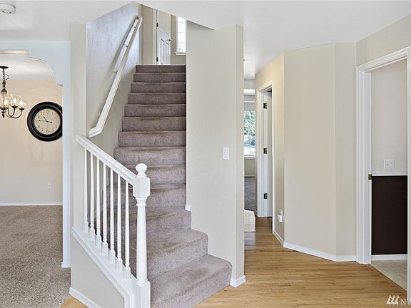 4th image of 3724 E Broadway St