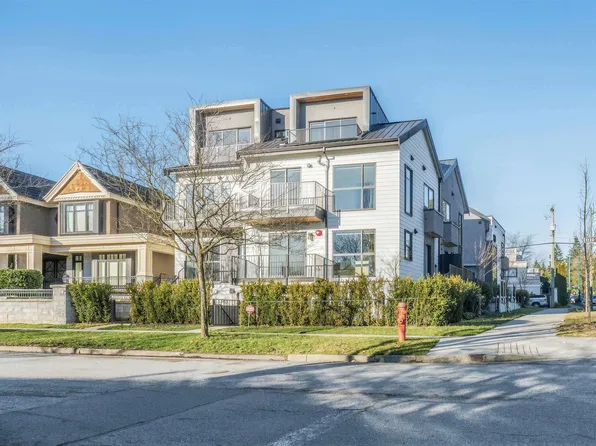 7359 Oak St, Vancouver, BC V6P 3Z2