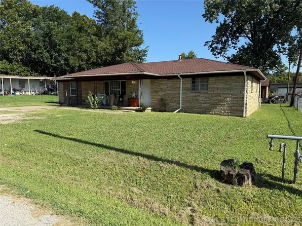 303 W Elm St, Catoosa, OK 74015