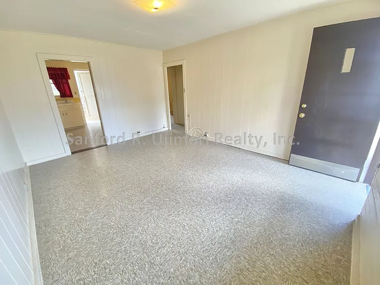 906 Hausten St — Photo 1
