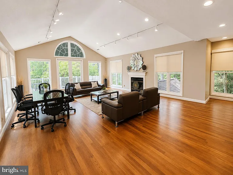 1504 Lincoln Way #323 — Photo 30