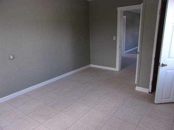 3rd image of 239 Willow St