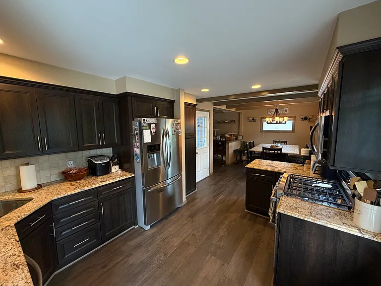 Bernice Dr — Photo 2