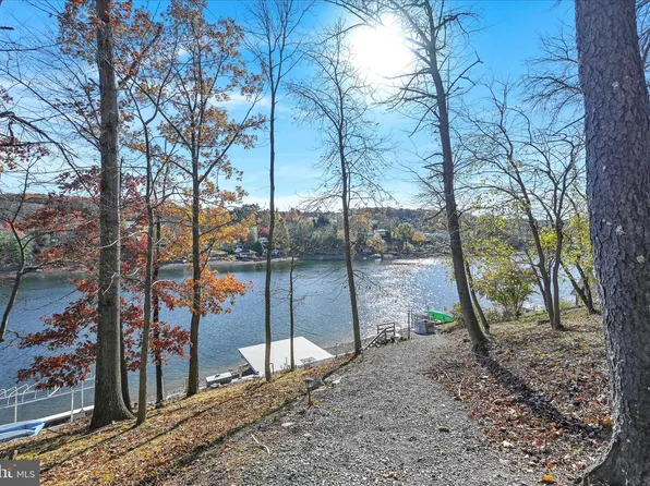 1503 Wynonah Dr, Auburn, PA 17922