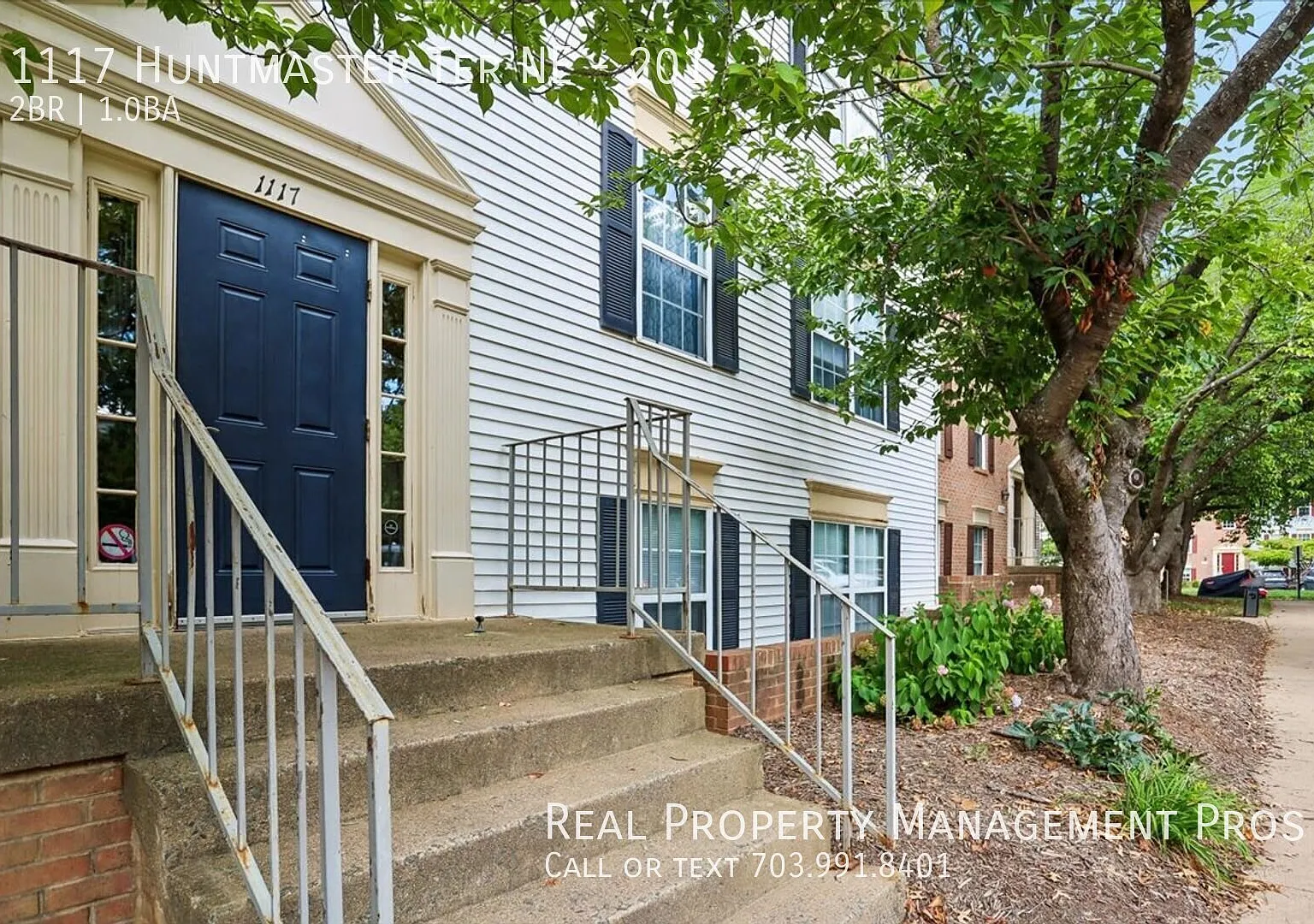 Nicely Maintained 2 Bedroom Condo In the Heart of Leesburg For Rent! — Photo 2