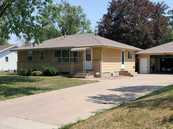 7915 Quincy St NE, Spring Lake Park, MN 55432