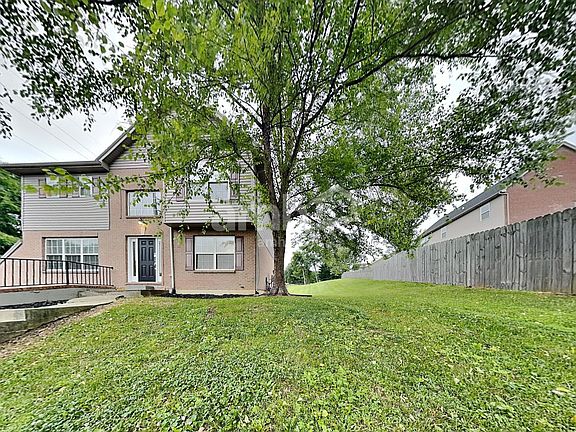 2nd image of 1455 Woodside Dr