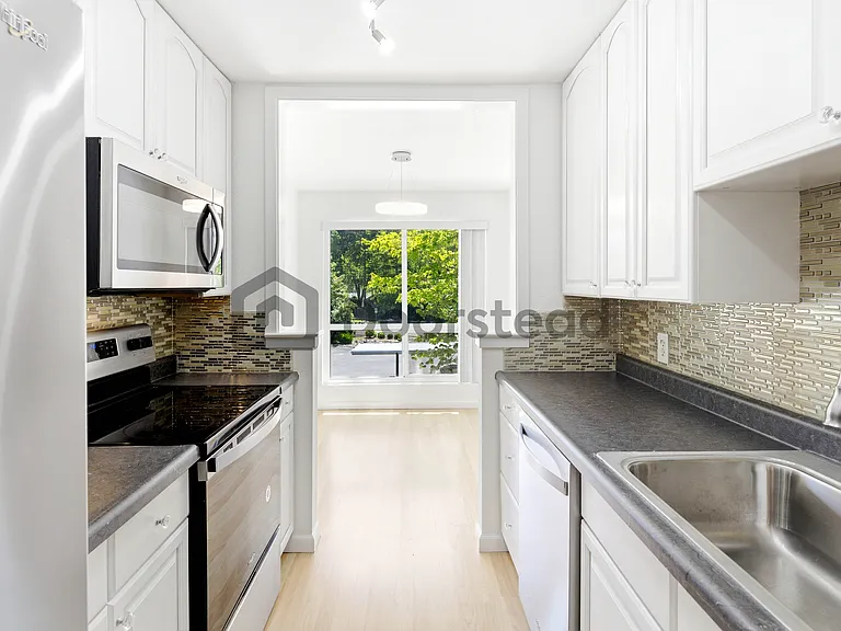 12700 NE 8th St #E303 — Photo 20