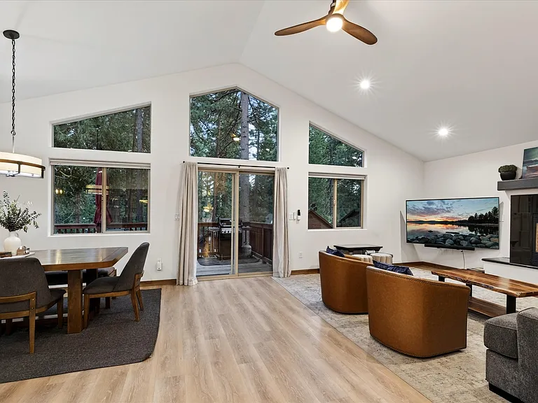 8772 Rainbow Ave — Photo 2