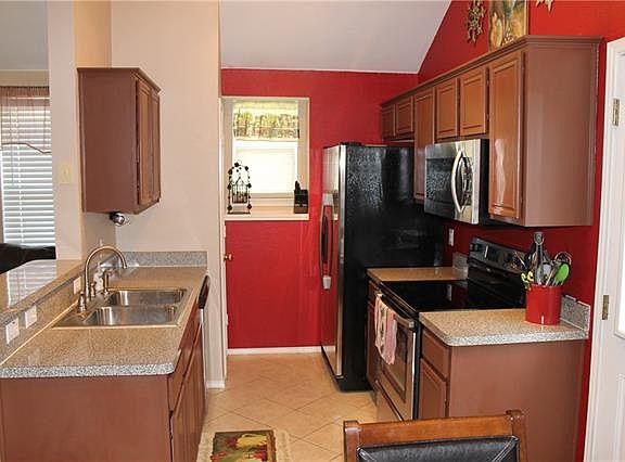 5th image of 212 Lake Travis Dr