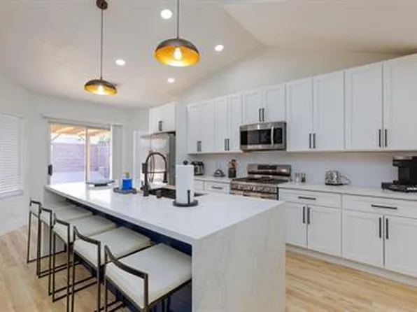 740 Rusty Spur Dr, Henderson, NV 89014