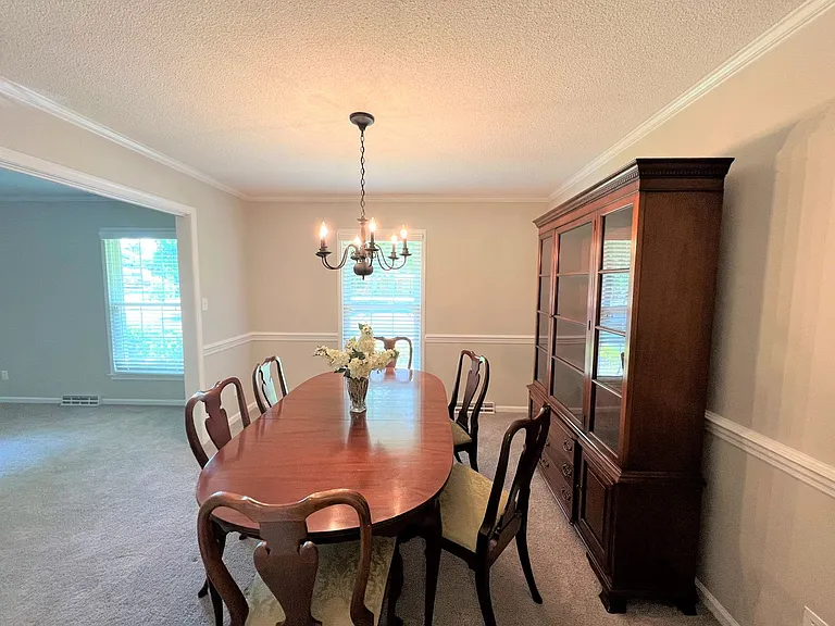928 Brentwood Dr — Photo 6