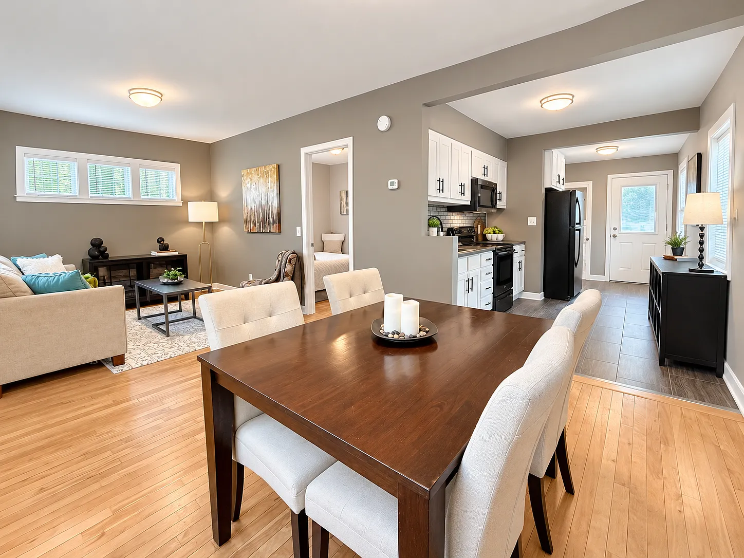 2 bed, 1200 sqft, $2,100 — Photo 2