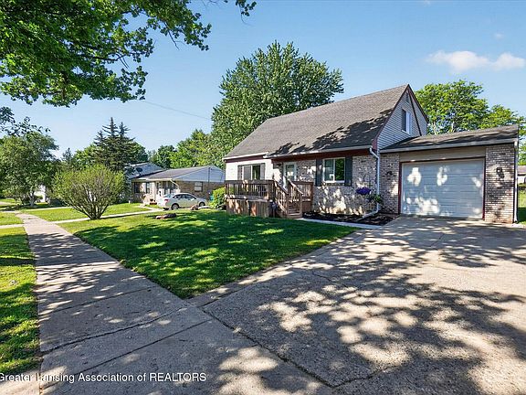 3rd image of 2115 Darby Dr
