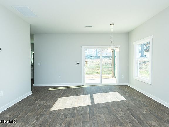4th image of 117 Ambergate Court