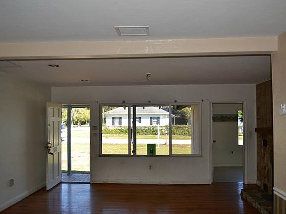 5th image of 10012 N Newport Ave
